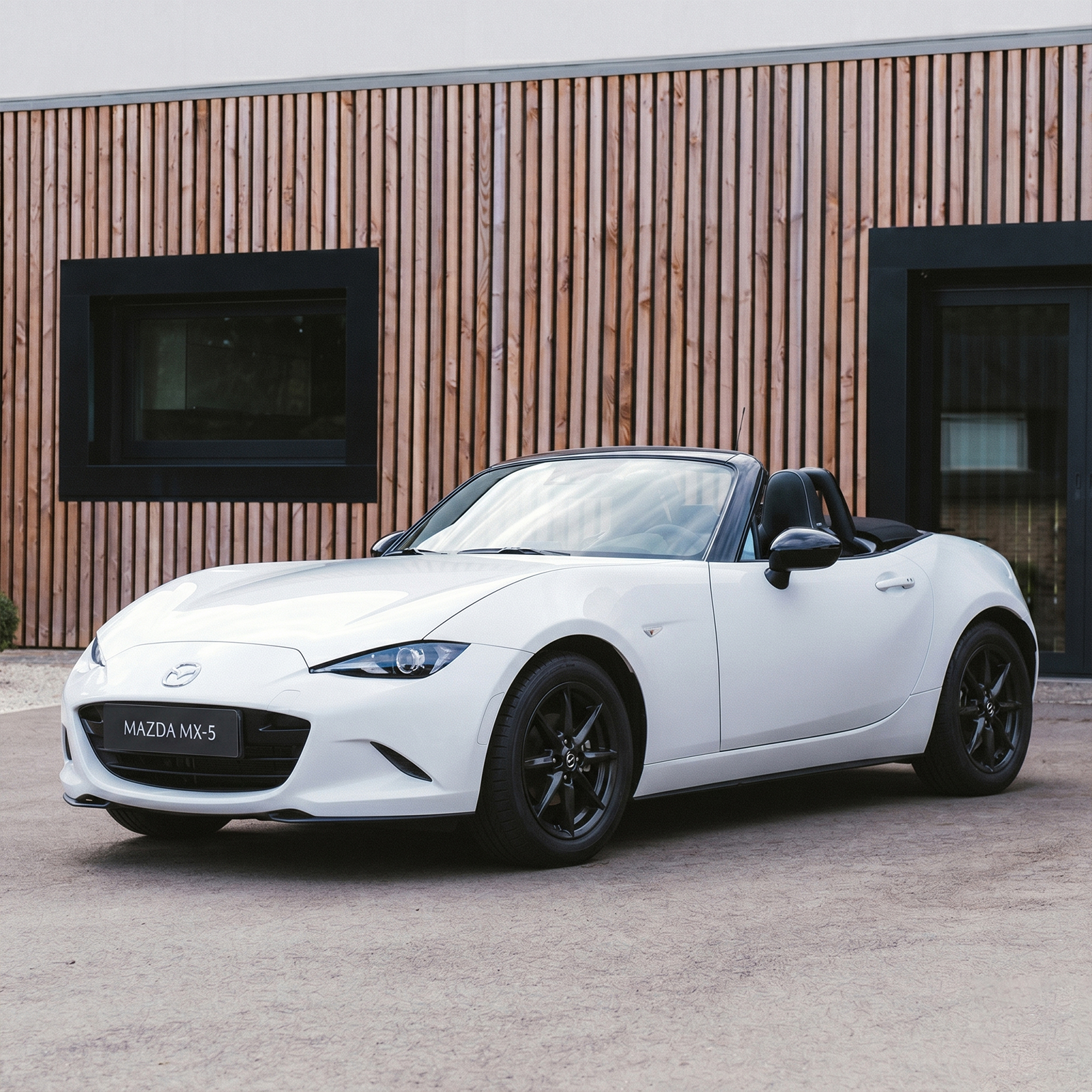 Voiture Mazda MX-5 neuf (via 4 500€ d’avantage client)