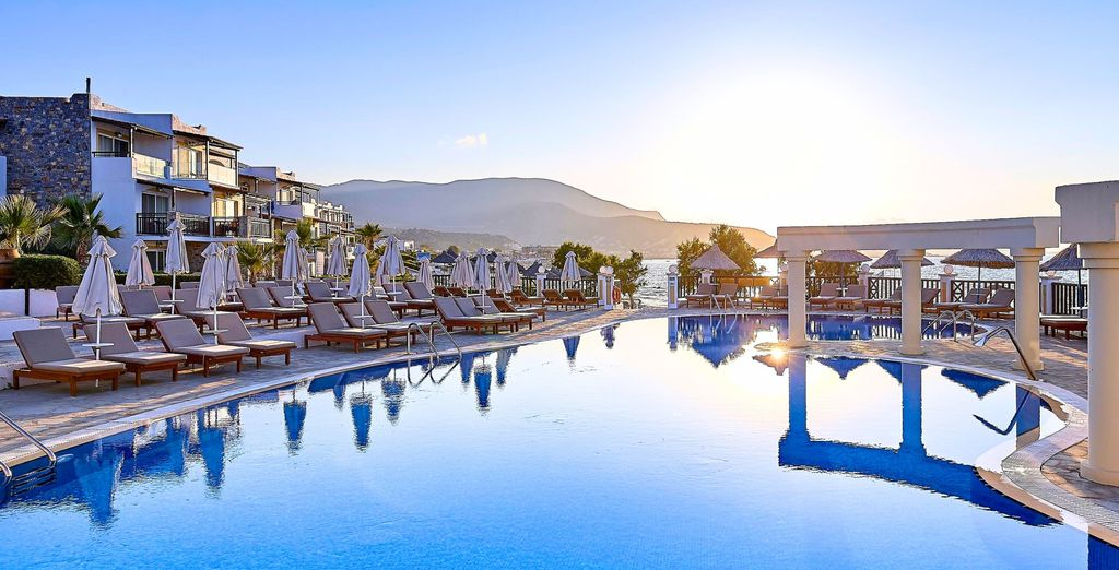 Séjour 4J/3N pour 2 personnes en Crète, Beach Hôtel & Village 5★, Pension complète, piscine, plage privée - Ex : du 15 au 18 Octobre