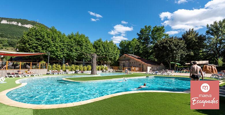 Séjour 7J/6N au Camping Escapades Millau Plage 4* pour 5 pers à Millau - Tente Lodge 3 pièces, piscine, accès au Tarn - du 5 au 11 septembre