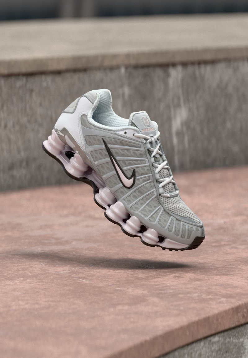 Baskets Nike Sportswear Shox TL - Gris (du 40 au 44.5)